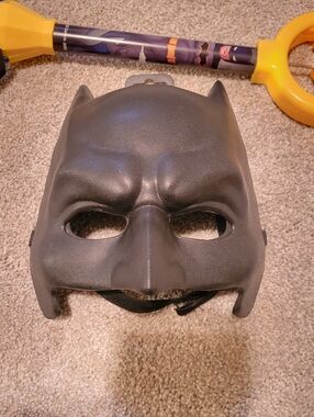 DC Batman-Inspired Kids Mask - Classic Hero Look